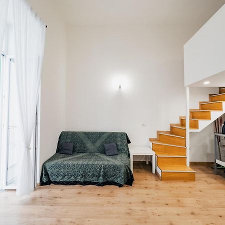 Ale & Tizy House Bed & Breakfast เนเปิลส์ ภายนอก รูปภาพ