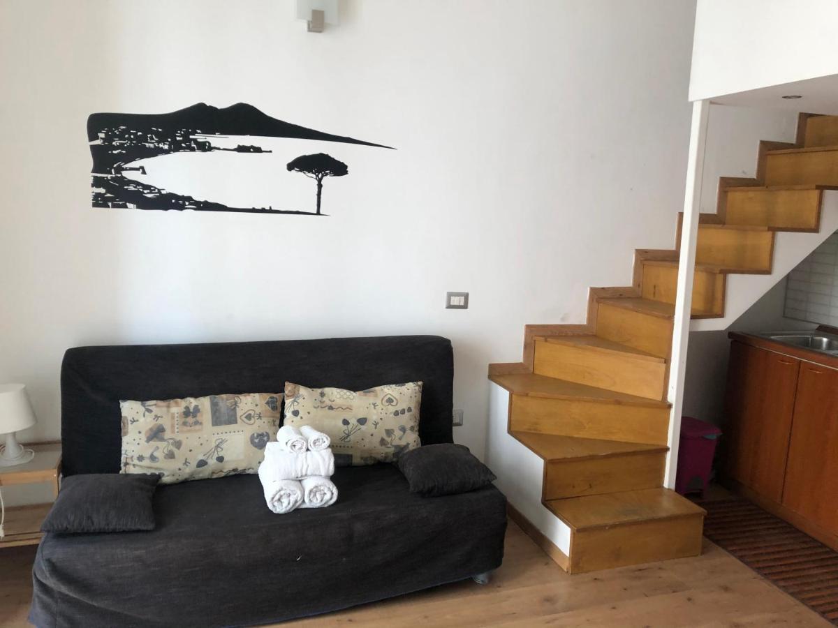 Ale & Tizy House Bed & Breakfast เนเปิลส์ ภายนอก รูปภาพ