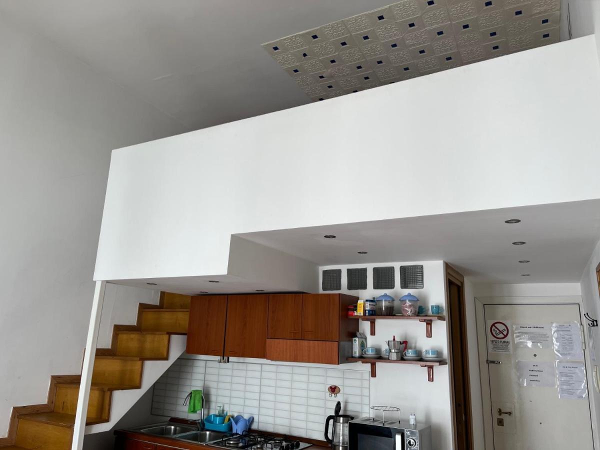 Ale & Tizy House Bed & Breakfast เนเปิลส์ ภายนอก รูปภาพ