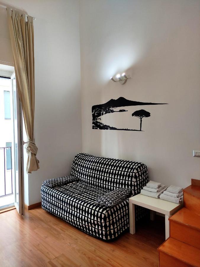 Ale & Tizy House Bed & Breakfast เนเปิลส์ ภายนอก รูปภาพ