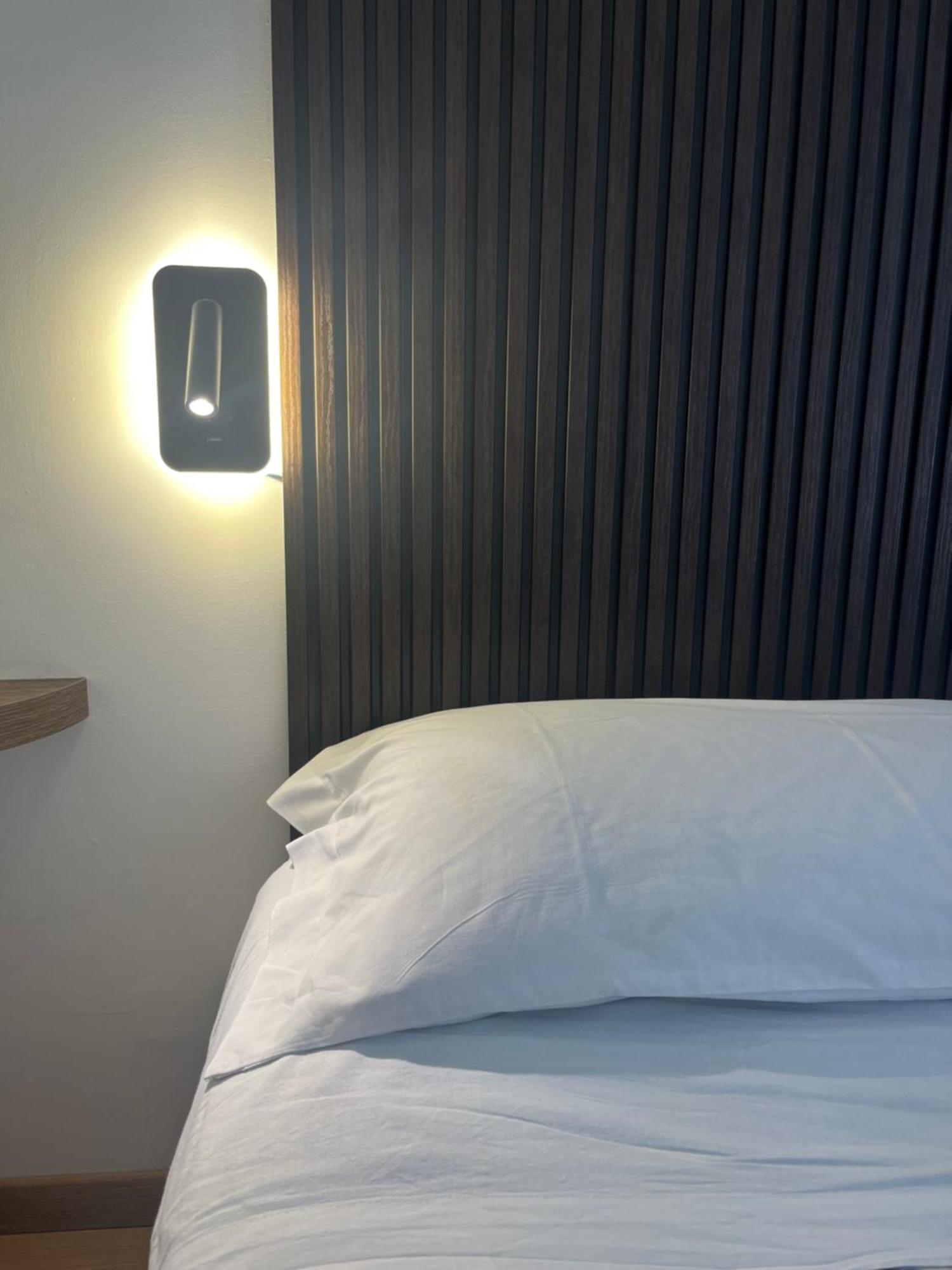 Ale & Tizy House Bed & Breakfast เนเปิลส์ ภายนอก รูปภาพ