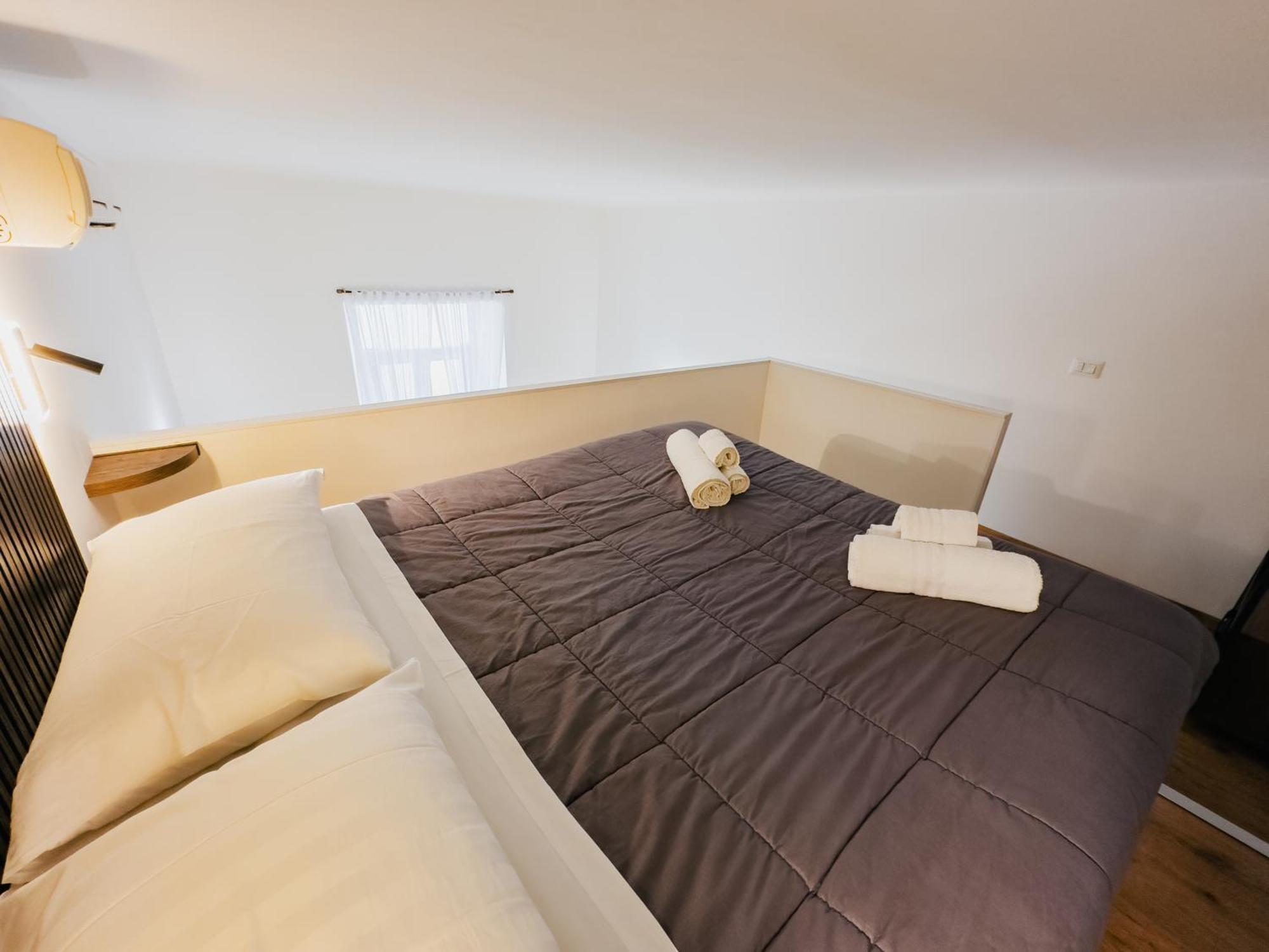 Ale & Tizy House Bed & Breakfast เนเปิลส์ ภายนอก รูปภาพ