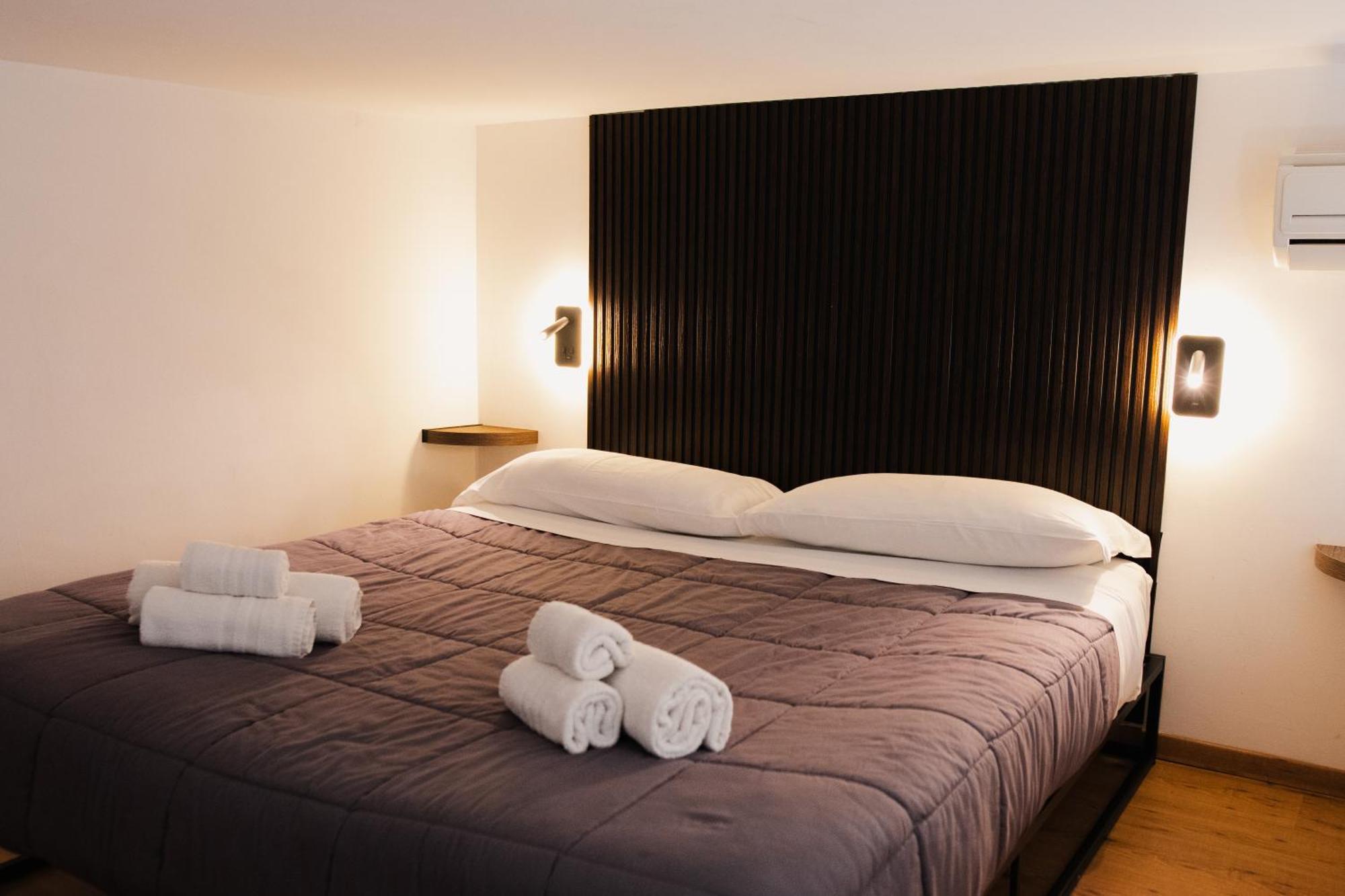 Ale & Tizy House Bed & Breakfast เนเปิลส์ ภายนอก รูปภาพ