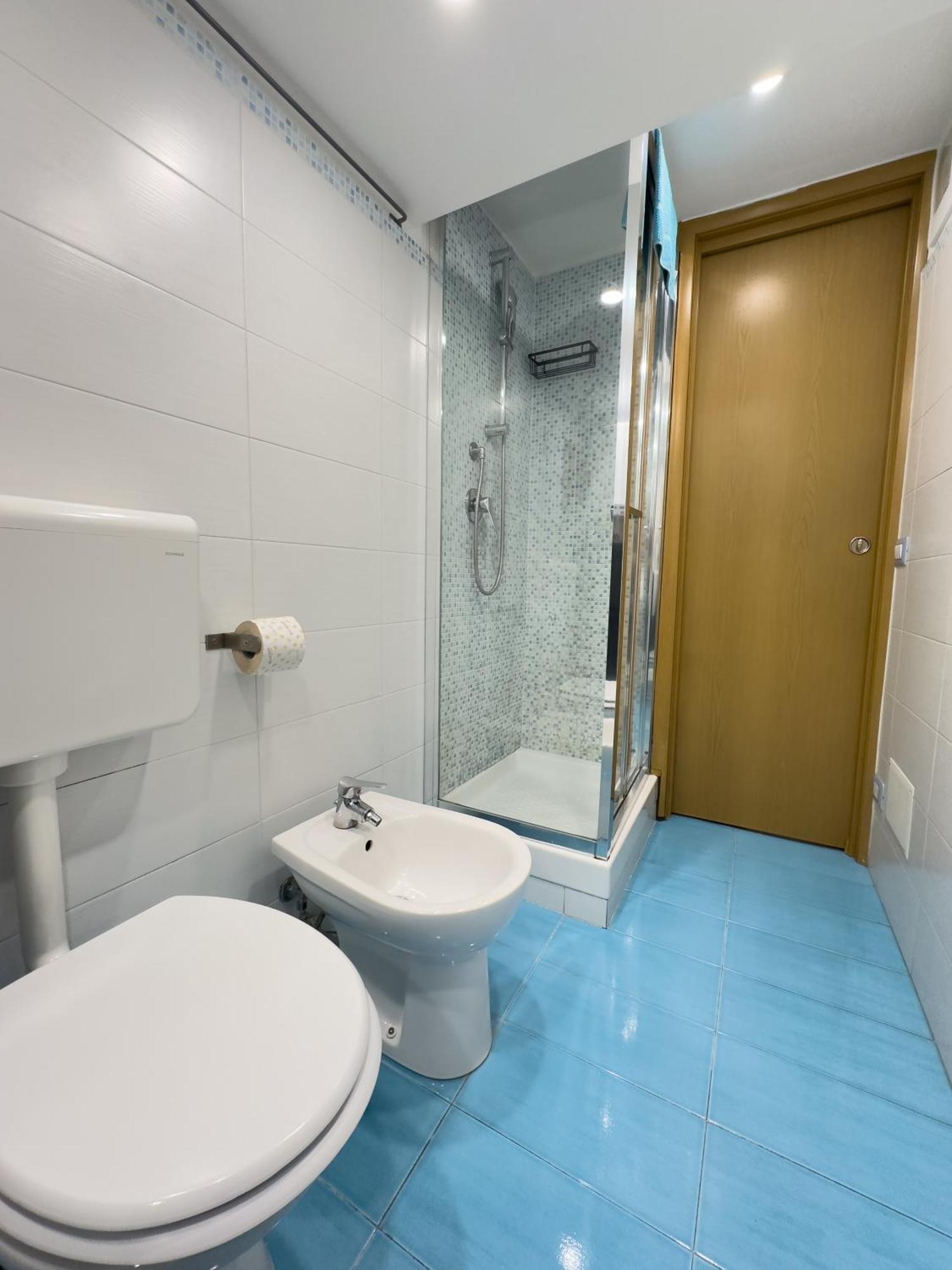 Ale & Tizy House Bed & Breakfast เนเปิลส์ ภายนอก รูปภาพ