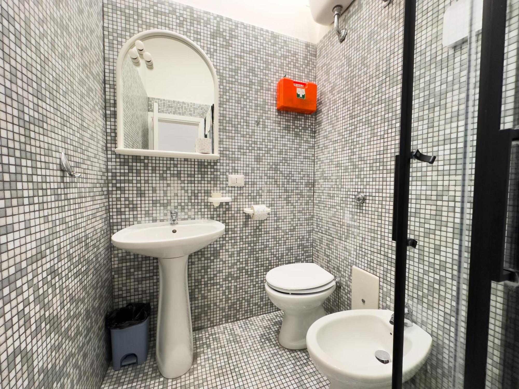 Ale & Tizy House Bed & Breakfast เนเปิลส์ ภายนอก รูปภาพ
